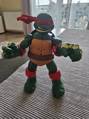 Raphael din seria Teenage Mutant Ninja Turtles ( are sunete) - prețul este negociabil