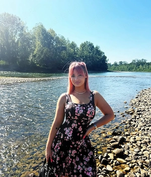 Lavinia 25 de ani show detalii WHATSAPP