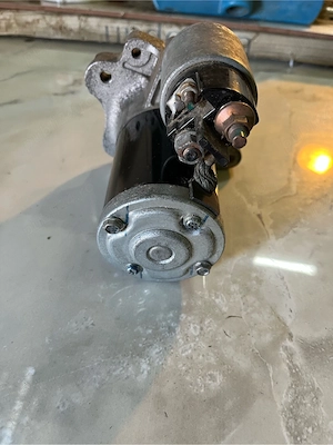 Electromotor Dacia Duster 1,6 benzină  - imagine 4