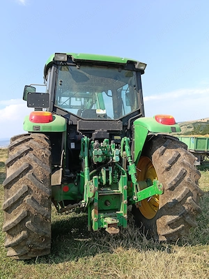 John Deere 6220 cu încărcător  - imagine 2