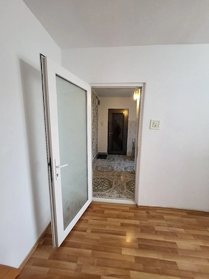 De vanzare  apartament 4camere   - imagine 3