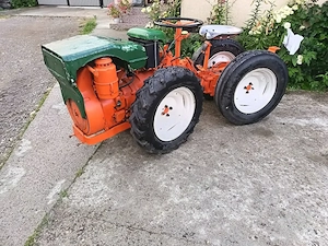 Vând tractoras cu pornire electrica 