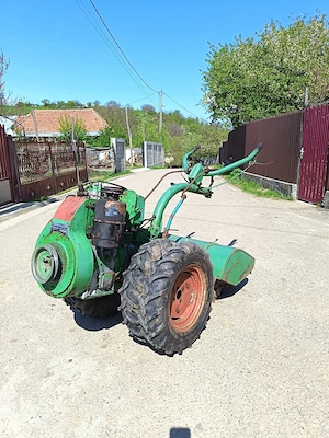 Vând motocultor 