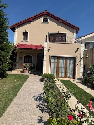 Vilă P+1 renovată complet în Cumpăna, teren 800mp, garaj, foișor 