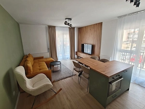 Apartament 3 camere semidecomandat zona Cetatii