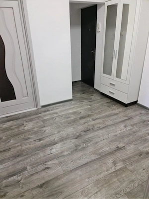 inchiriez apartament 2 camere decomandat