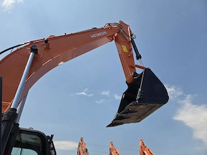 Excavator Hitachi ZX220, 22tone, 2025, 8h, cupa 1,3mc, inst picon pe brate, leasing 5 ani-109.500eur - imagine 18