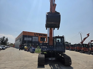 Excavator Hitachi ZX220, 22tone, 2025, 8h, cupa 1,3mc, inst picon pe brate, leasing 5 ani-109.500eur - imagine 8