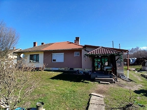 Casă de vânzare în Bucosnita  - imagine 5