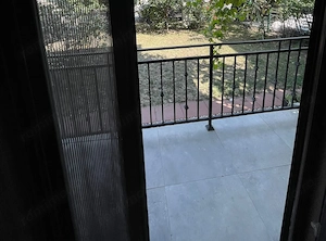 Apartament 2 Camere Decomandat 2 Locuri de Parcare Curte 30 mp Zona Braytim  - imagine 9