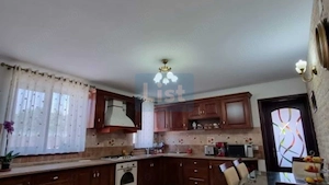 House for sale, 4 rooms in Spătaru  - imagine 5