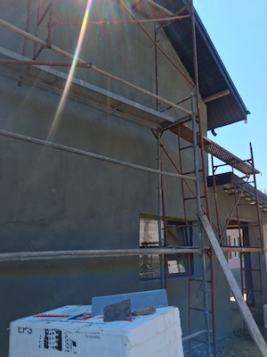 Executam lucrari si diverse servicii constructii case etc.  .