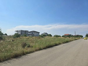 Teren de vanzare in Lazu