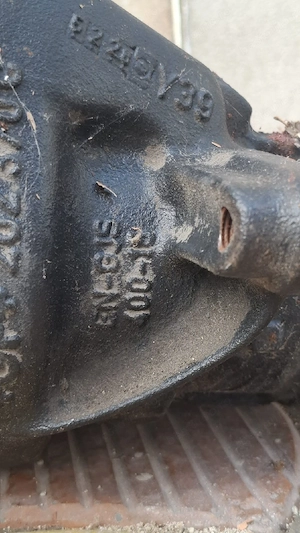 Diferential spate BMW 120D F20 .Doar carcasa se vinde - imagine 2
