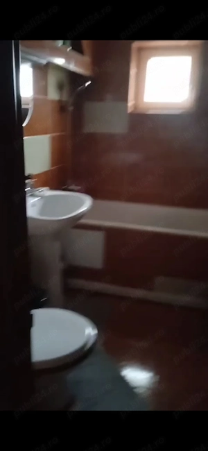 Spre vânzare apartament 74 m,zona rezidențială, direct proprietar .Dau filmare cu tot in p - imagine 2