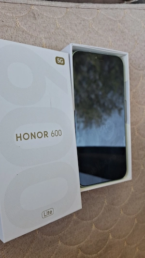 vand sau schimb Honor 600 lite la cutie