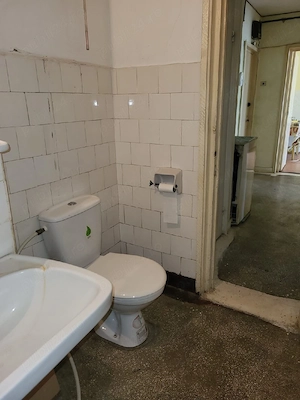 proprietar vand apartament cu trei camere decomandat în Bacău  - imagine 4