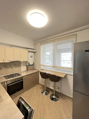 Proprietar, 2 camere decomandat, 10-12 min pe jos de metrou (950m), loc parcare - imagine 9