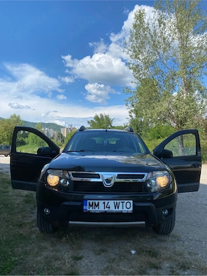 Vând Dacia Duster