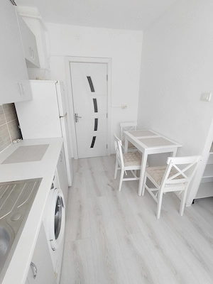 Apartament de închiriat-proaspat renovat, 2 camere -zona Astra - imagine 3