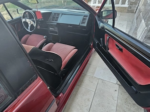 Ofer spre vanzare un superb vw scirocco 1,8 injectie ,an 1989,servo ,computer bord ,scaune sport , - imagine 8