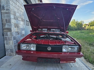 Ofer spre vanzare un superb vw scirocco 1,8 injectie ,an 1989,servo ,computer bord ,scaune sport , - imagine 6