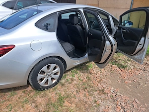 Vând Opel Astra J Sedan 1.4 Turbo 140 CP   2019   79.000 km   Unic proprietar   4.600   - imagine 8