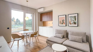 PF închiriez apartament cu terasă la Lucrafarul