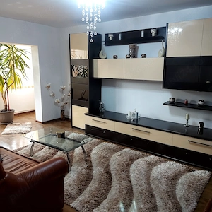 Închiriez apartament cu 3camere+1 cameră dresing  - imagine 2