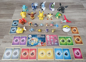Pokemon 24 de jucării și 17 cartonașe TCG Tomy Nintendo McDonalds