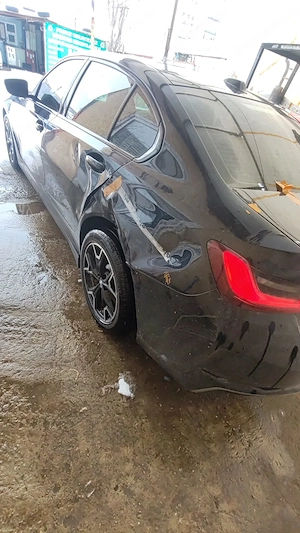 BMW i3 2025, baterie 80kwh -avariat la transport - imagine 8