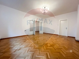 Apartament in centrul Brasovului de inchiriat. - imagine 4
