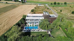Pensiune cu 10 camere de vânzare- Corbu, jud. Constanta - imagine 2