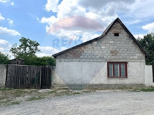 Casă în Pecica cu teren 410 mp | Ideală pentru investiție - imagine 2