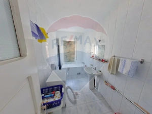 Casă / Vilă cu 8 camere de vânzare - imagine 16