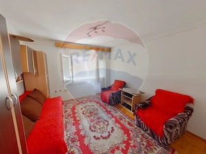 Casă / Vilă cu 8 camere de vânzare - imagine 14