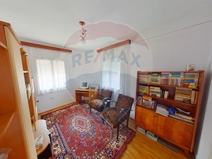 Casă / Vilă cu 8 camere de vânzare - imagine 11