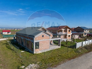 Casa la pret de apartament - imagine 3