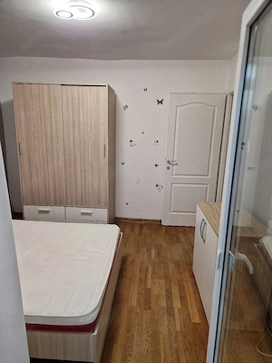 Apartament 2 camere decomandat -spatios ,balcon inchis, zona Sarelui - imagine 2