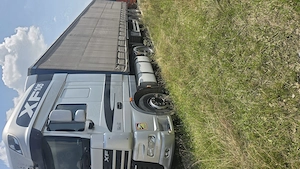 Vând doua ansambluri capete tractor si semiremorci frig si prelata - imagine 6