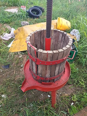 vând Teasc 