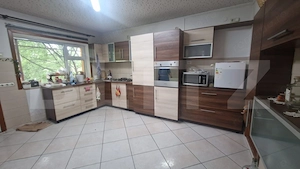 Casa 4 camere teren 500 m, pivnita- Bartomoleu -  zona excelenta ptr  investitie