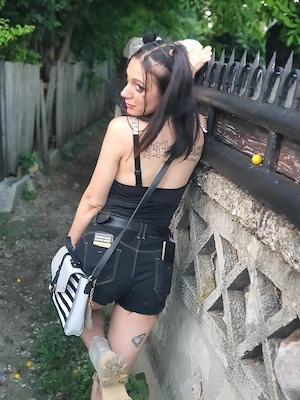 Nu ai cum sa ratezi asta ! Daca vrei una fără fițe si vrei o fetiță dulce și jucăușă 