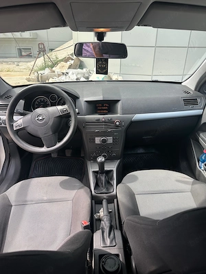 De vanzare Opel Astra H, 1.4 Benzina, 90 CP - 2005, Rulaj 242.000 km - imagine 4