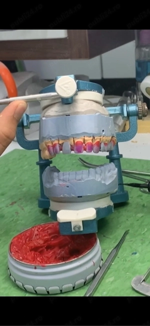 Tehnician dentar CAUT laborator (angajator)
