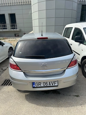De vanzare Opel Astra H, 1.4 Benzina, 90 CP - 2005, Rulaj 242.000 km - imagine 2