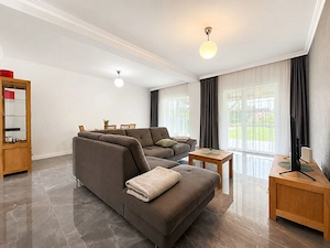 Duplex modern în Covaci, cu grădină generoasă, terasă acoperită