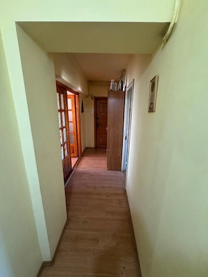 Apartament 3 camere decomandate, et 4 , Craiovita Noua - imagine 8