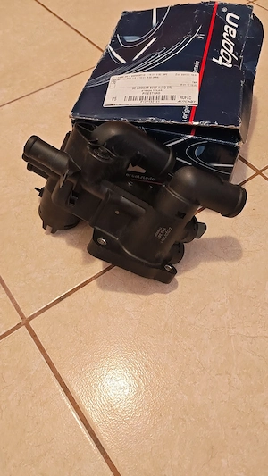 Termostat nou motor1.4 benzina vw - imagine 5