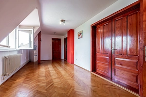 Casa Solida cu Mansarda in Zona Excelenta Parneava - imagine 9